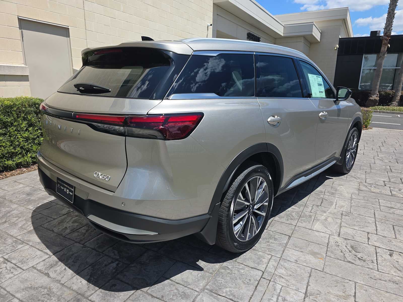2026 INFINITI QX60 — detail view