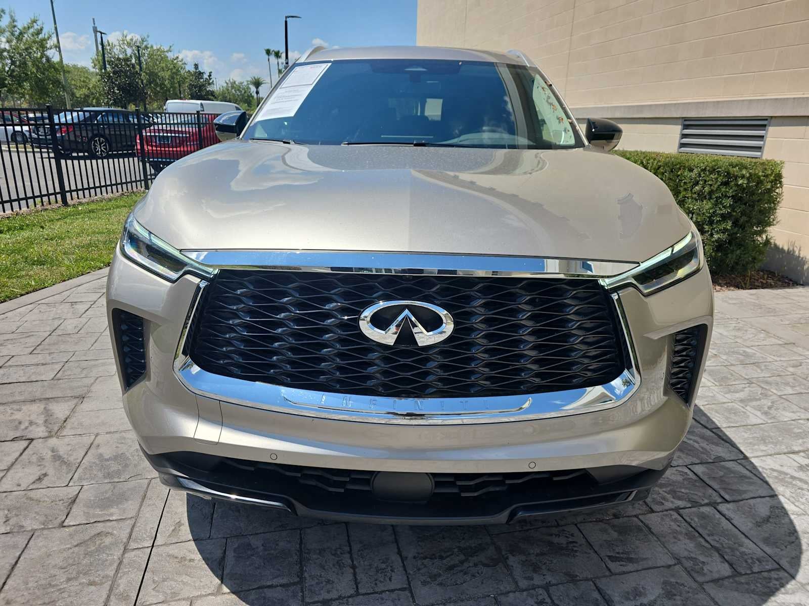 2025 INFINITI QX60 — side profile view