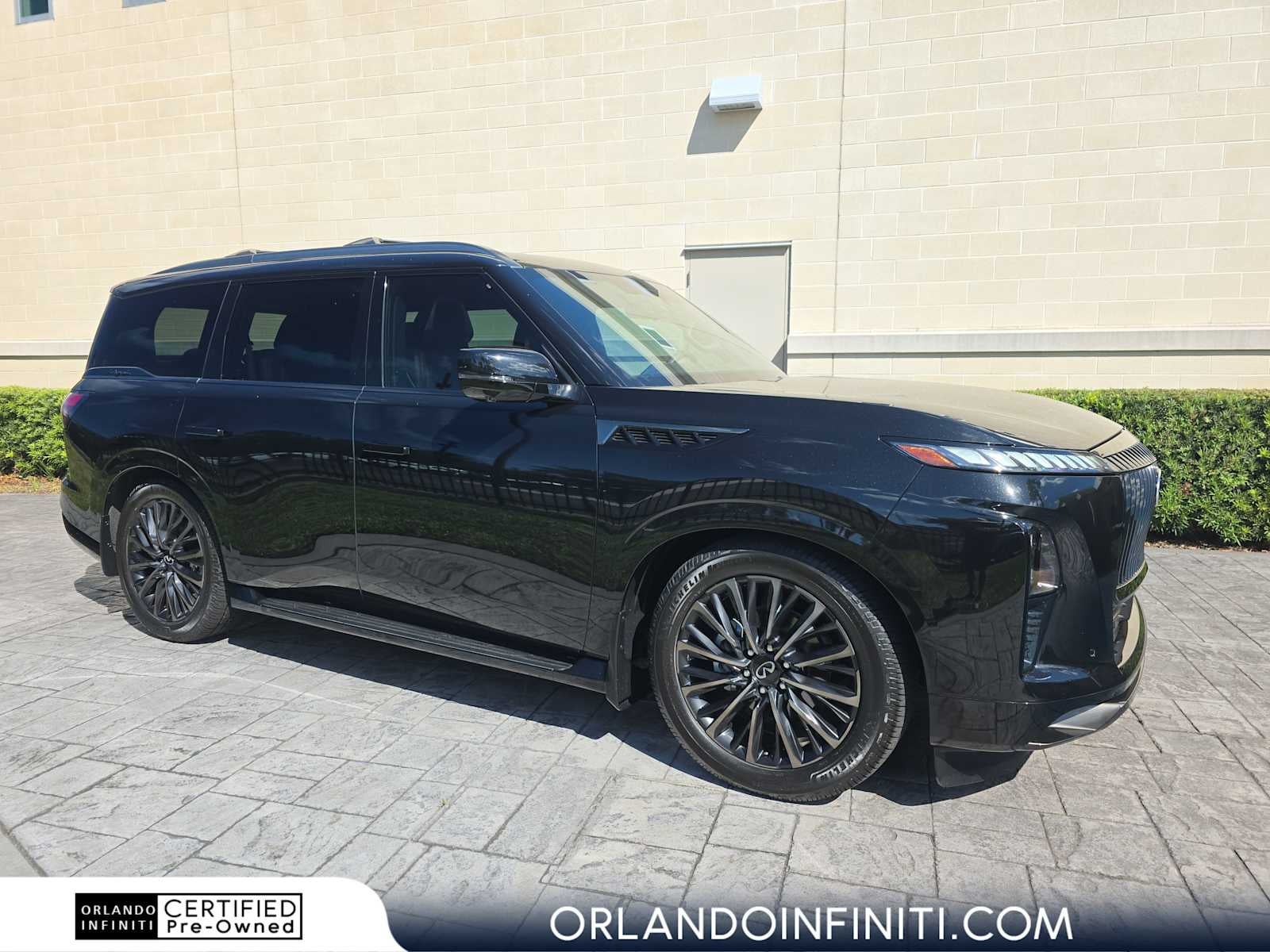 2025 INFINITI QX80